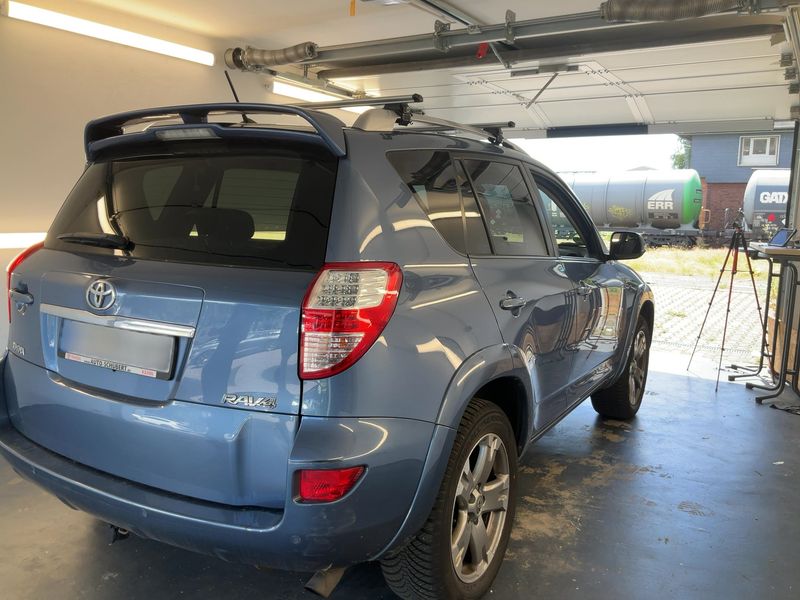 Toyota RAV 4 2.2 D-4D Executive 2010 – снимка 8