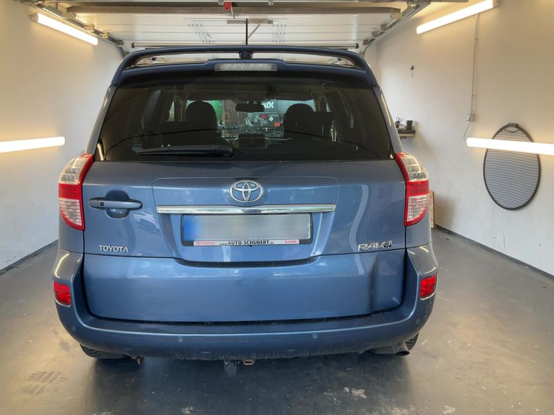 Toyota RAV 4 2.2 D-4D Executive 2010 – снимка 7