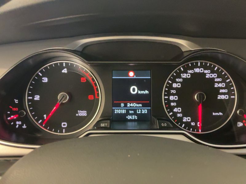 Audi A4 2.0 TDI Ambiente 2015 – снимка 19
