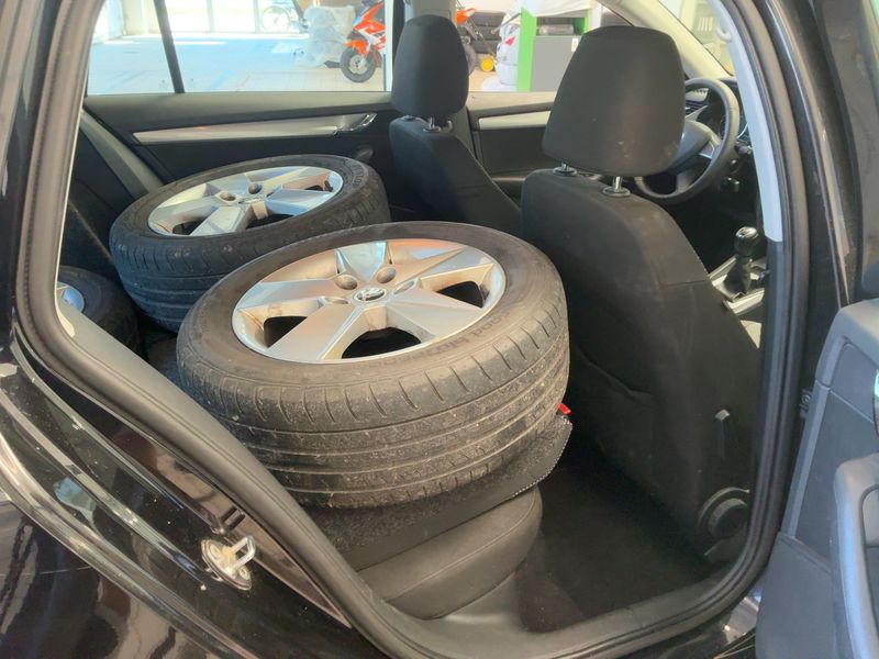 Skoda Octavia 2.0 TDI Ambition 2013 – снимка 20