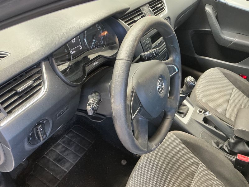 Skoda Octavia 2.0 TDI Ambition 2013 – снимка 25