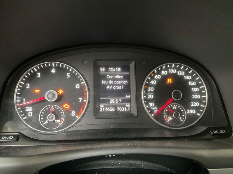 Volkswagen Touran 1.2 TSI Life 2014 – снимка 4