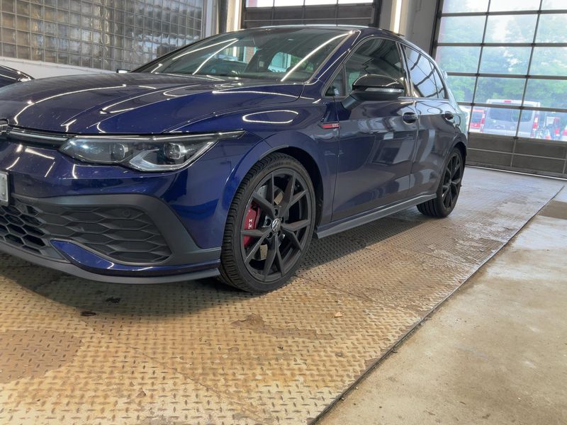 Volkswagen Golf VIII 2.0 TSI GTI Clubsport 2022 – снимка 2