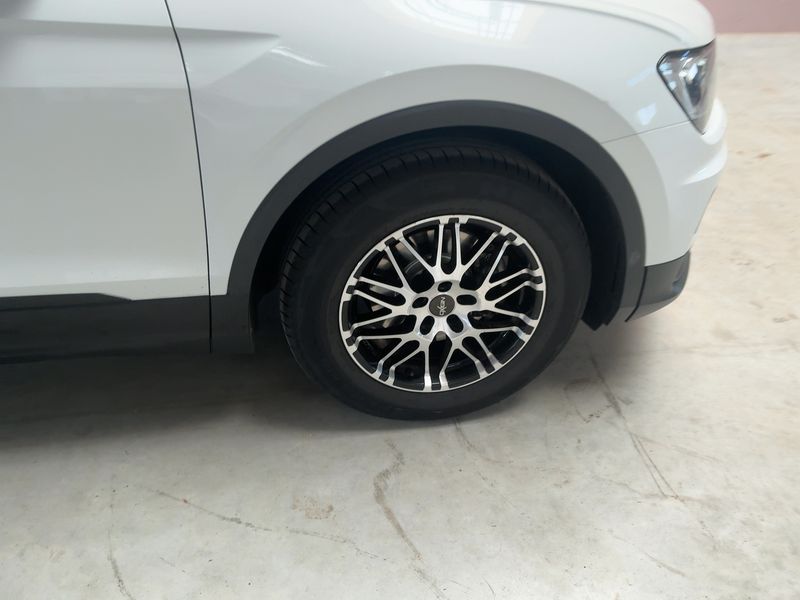 Volkswagen Tiguan 2.0 TDI Trendline BlueMotion Tech 2017 – снимка 11