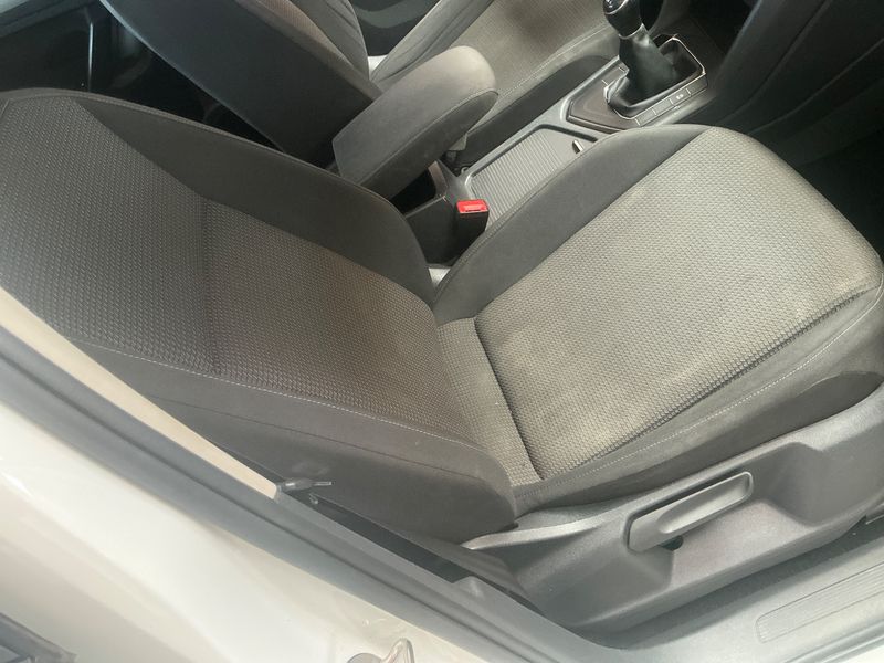 Volkswagen Tiguan 2.0 TDI Trendline BlueMotion Tech 2017 – снимка 26