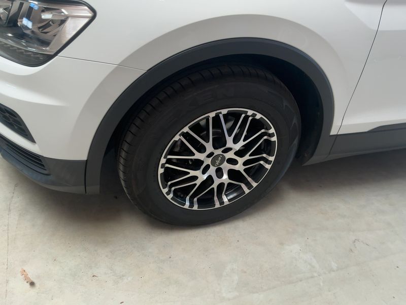 Volkswagen Tiguan 2.0 TDI Trendline BlueMotion Tech 2017 – снимка 3