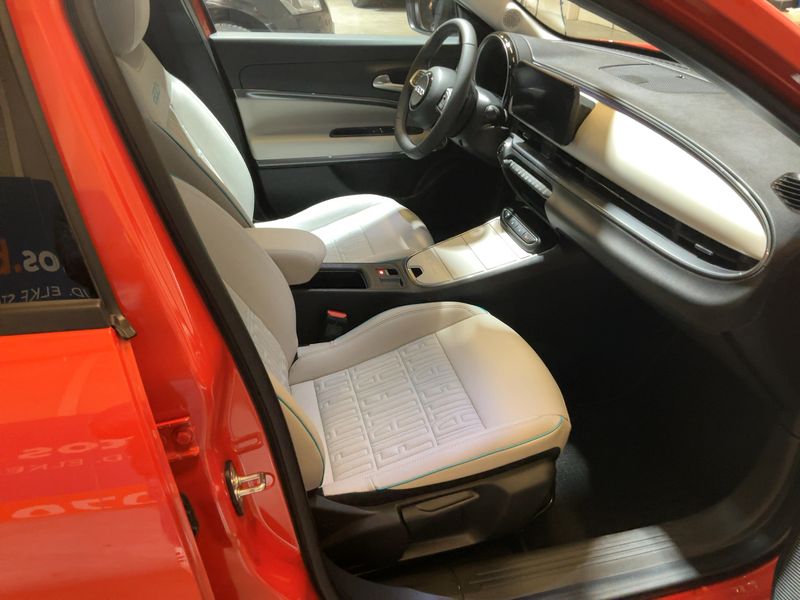 Fiat 600 1.2 Mild-Hybrid La Prima 2025 – снимка 16