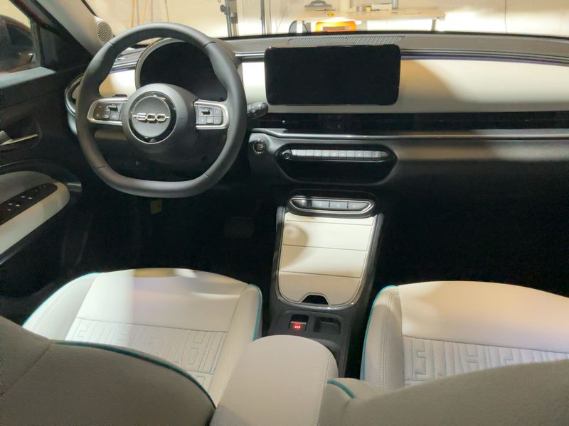 Fiat 600 1.2 Mild-Hybrid La Prima 2025 – снимка 17