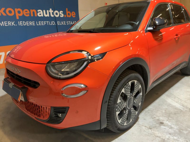 Fiat 600 1.2 Mild-Hybrid La Prima 2025 – снимка 2