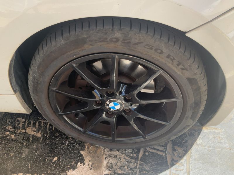 BMW 1er 120d 2010 – снимка 11