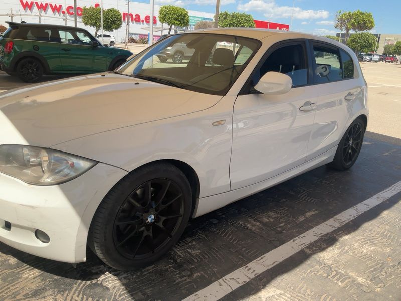 BMW 1er 120d 2010 – снимка 2