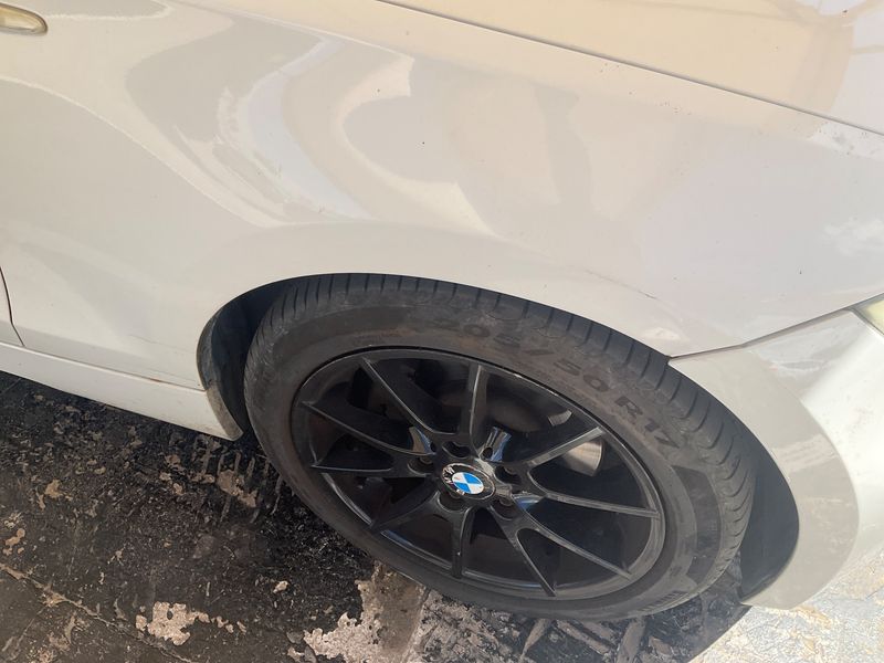 BMW 1er 120d 2010 – снимка 22