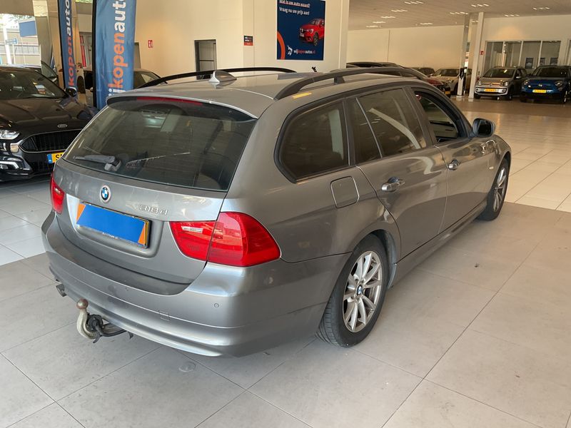 BMW 3er 318d 2010 – снимка 2