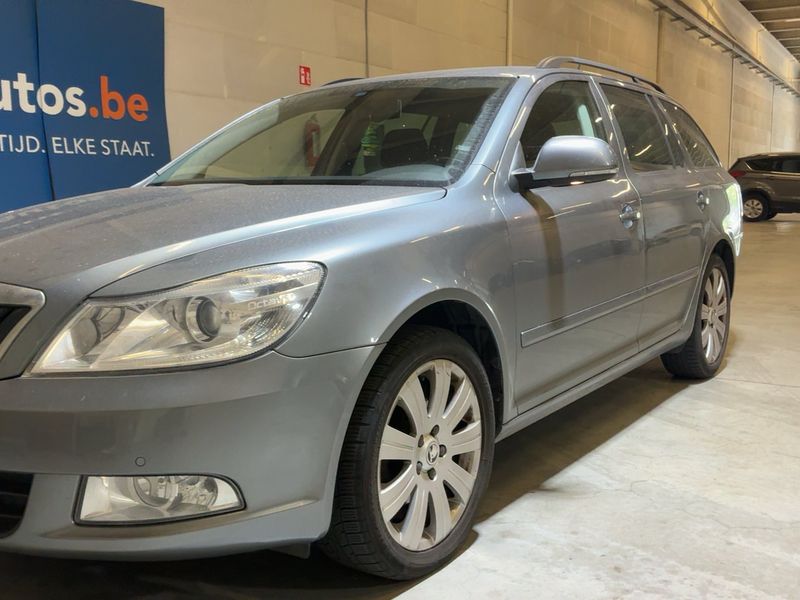 Skoda Octavia 1.6 TDI Ambition 2013 – снимка 2