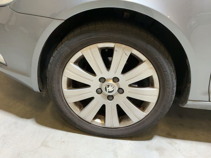Skoda Octavia 1.6 TDI Ambition 2013 – снимка 3