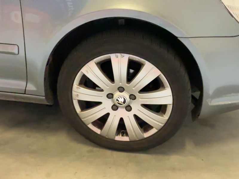 Skoda Octavia 1.6 TDI Ambition 2013 – снимка 11