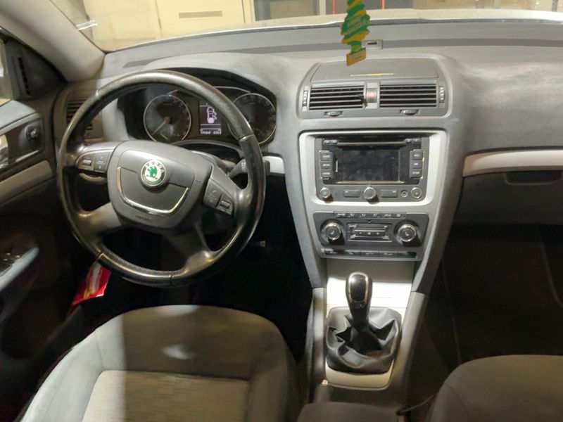 Skoda Octavia 1.6 TDI Ambition 2013 – снимка 17