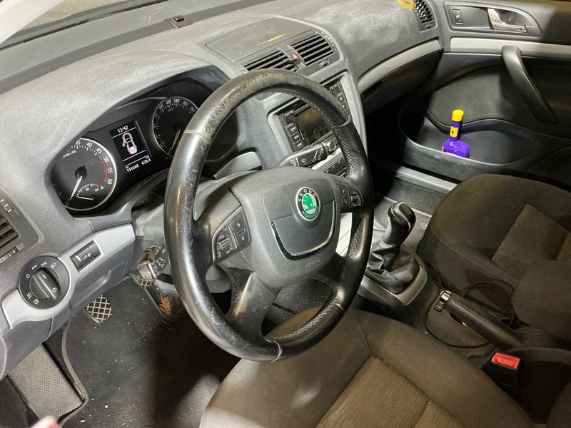 Skoda Octavia 1.6 TDI Ambition 2013 – снимка 24