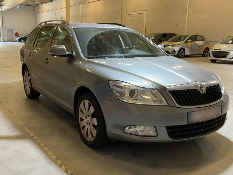 Skoda Octavia 1.6 TDI Ambition 2013 – снимка 12