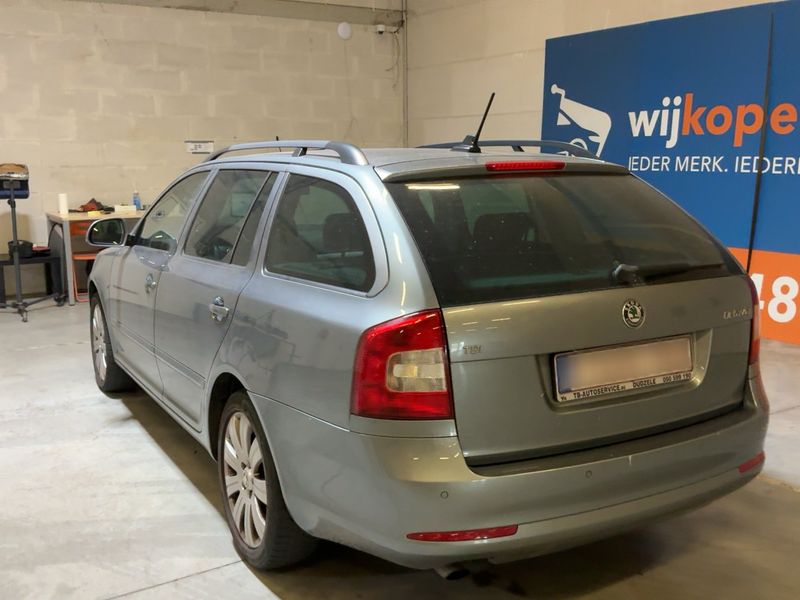 Skoda Octavia 1.6 TDI Ambition 2013 – снимка 6
