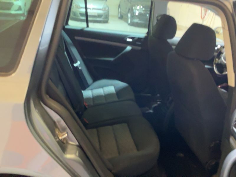 Skoda Octavia 1.6 TDI Ambition 2013 – снимка 19