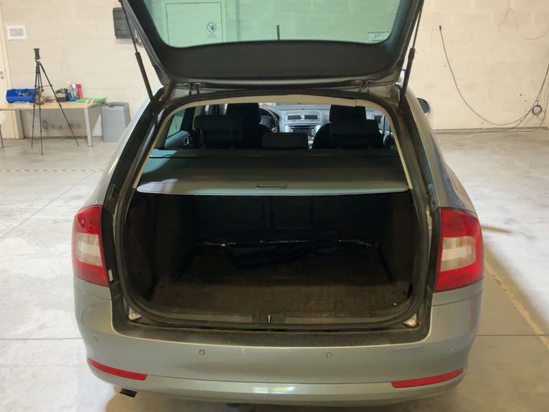 Skoda Octavia 1.6 TDI Ambition 2013 – снимка 15
