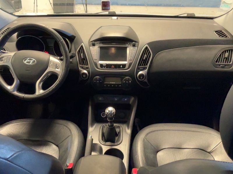 Hyundai ix35 1.7 CRDi Comfort 2WD 2010 – снимка 17