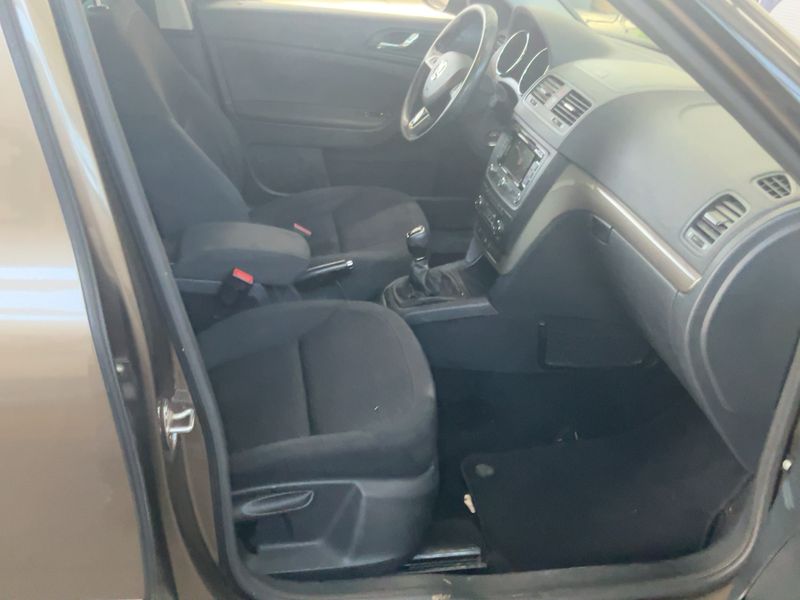Skoda Yeti 2.0 TDI Elegance 4x4 2014 – снимка 16