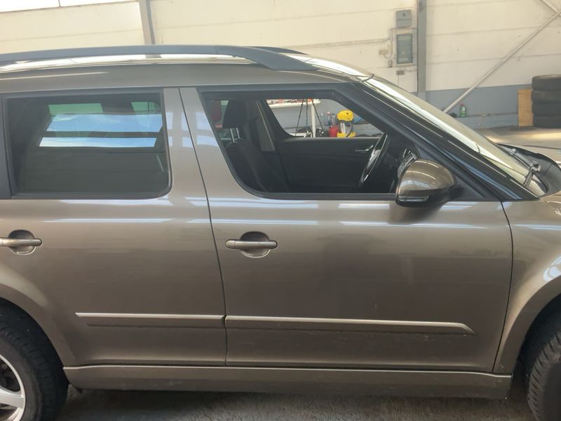 Skoda Yeti 2.0 TDI Elegance 4x4 2014 – снимка 10
