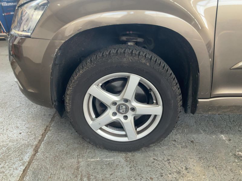 Skoda Yeti 2.0 TDI Elegance 4x4 2014 – снимка 3