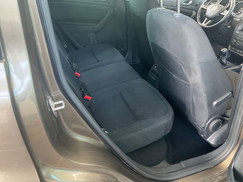 Skoda Yeti 2.0 TDI Elegance 4x4 2014 – снимка 35