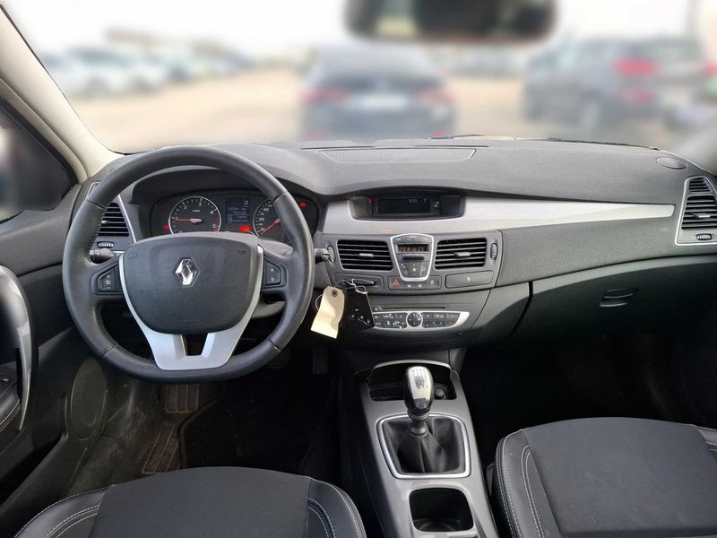 Renault Laguna 1.5 dCi Black Edition 2011 – снимка 11