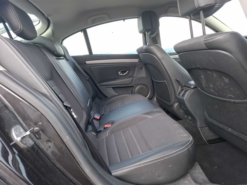 Renault Laguna 1.5 dCi Black Edition 2011 – снимка 13