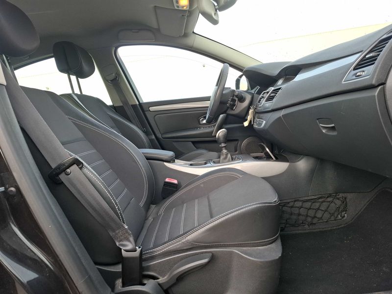 Renault Laguna 1.5 dCi Black Edition 2011 – снимка 10