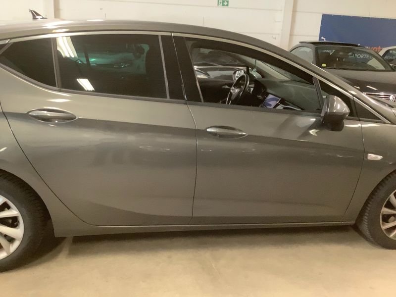 Opel Astra 1.2 Turbo Elegance Start/Stop 2019 – снимка 10