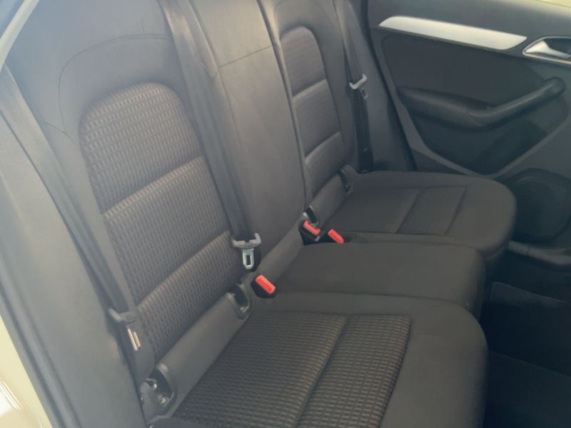 Audi Q3 2.0 TDI Ambiente 2012 – снимка 20