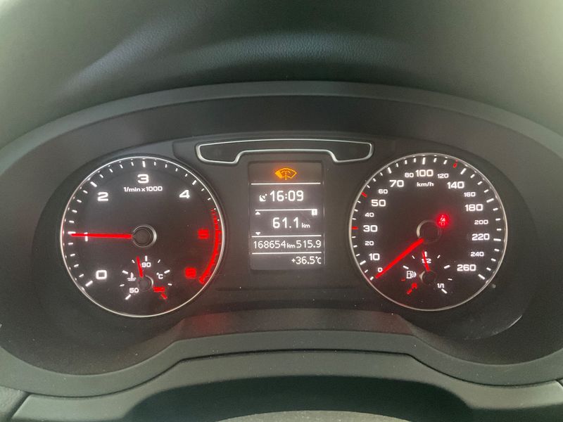 Audi Q3 2.0 TDI Ambiente 2012 – снимка 19