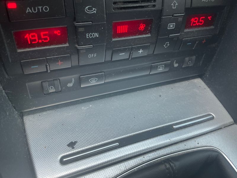 Audi A4 2.0 TDI 2006 – снимка на щета