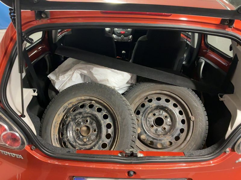 Toyota Aygo 1.0 City 2012 – снимка 16