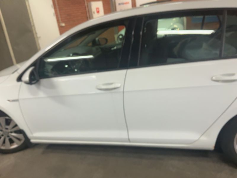 Volkswagen Golf VII 1.6 TDI Comfortline BlueMotion Tech 2014 – снимка 4