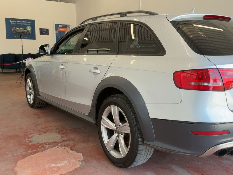 Audi A4 Allroad 2.0 TDI 2009 – снимка 3