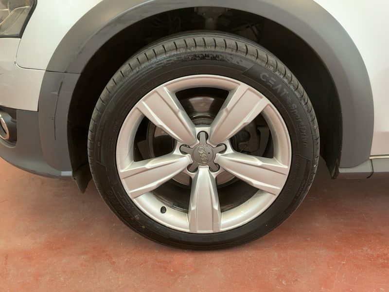Audi A4 Allroad 2.0 TDI 2009 – снимка на щета
