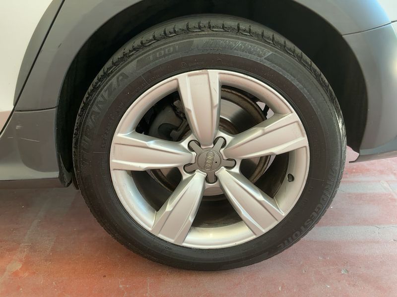 Audi A4 Allroad 2.0 TDI 2009 – снимка 17