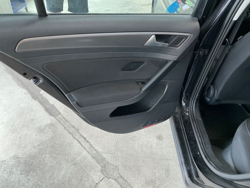 Volkswagen Golf VII 1.6 TDI Trendline BlueMotion Tech 2014 – снимка 22