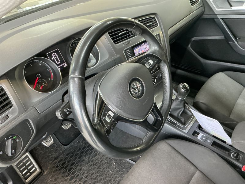 Volkswagen Golf VII 1.6 TDI Trendline BlueMotion Tech 2014 – снимка 23