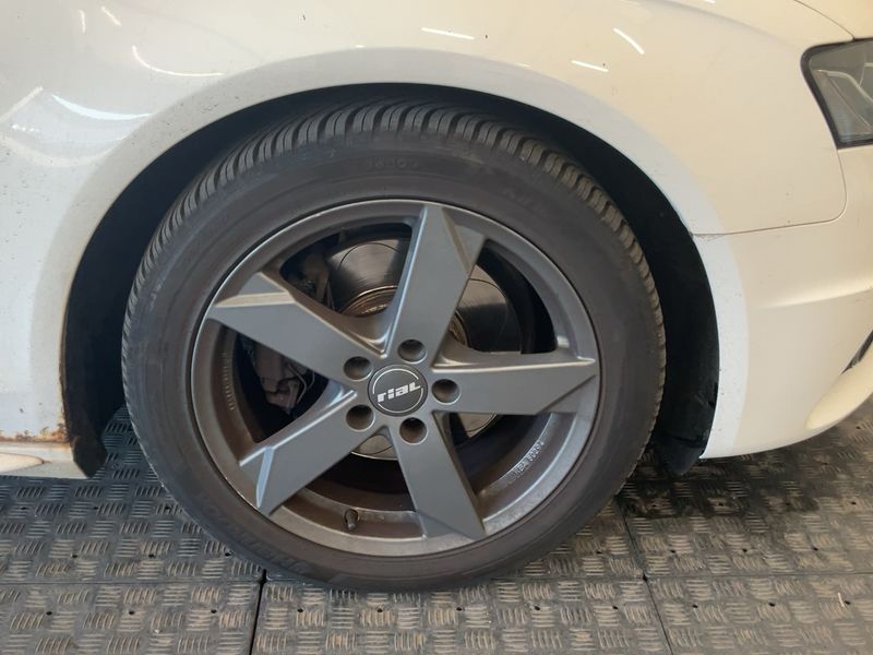 Audi A4 2.0 TFSI S line Sportpaket plus 2011 – снимка 11