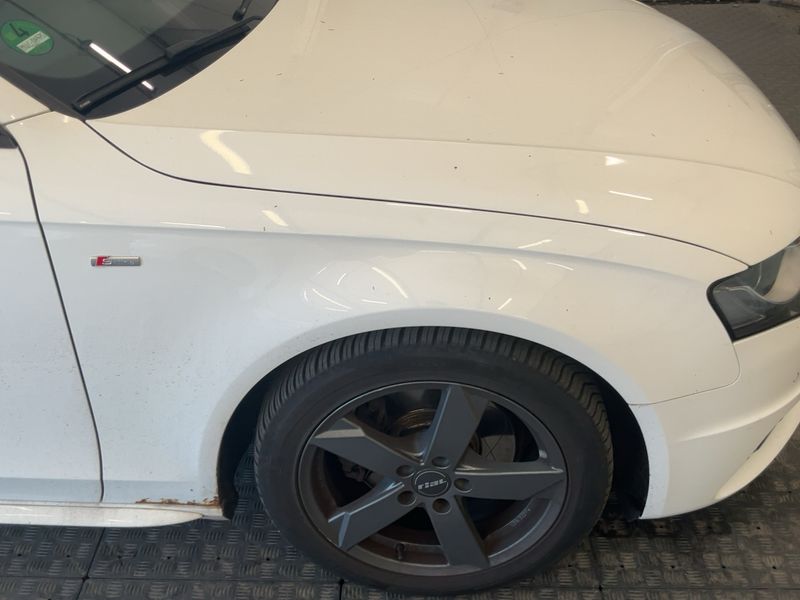 Audi A4 2.0 TFSI S line Sportpaket plus 2011 – снимка 12