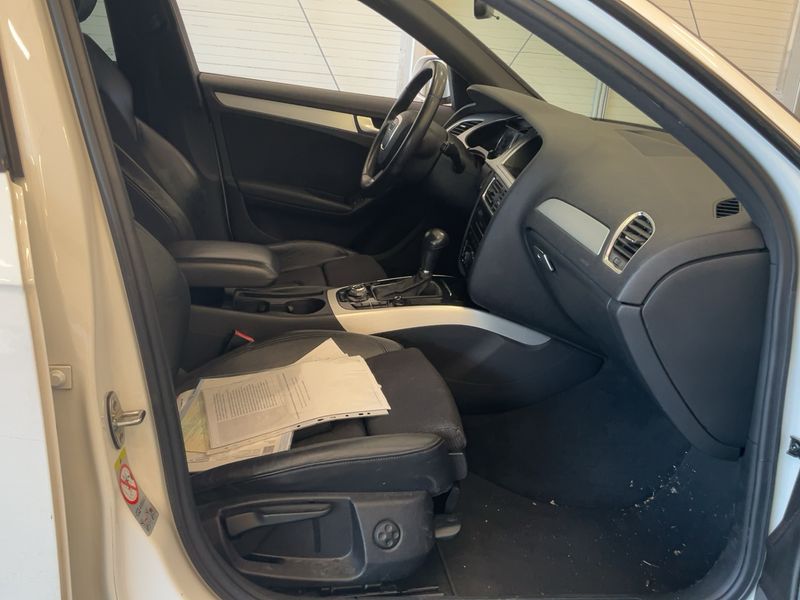 Audi A4 2.0 TFSI S line Sportpaket plus 2011 – снимка 17