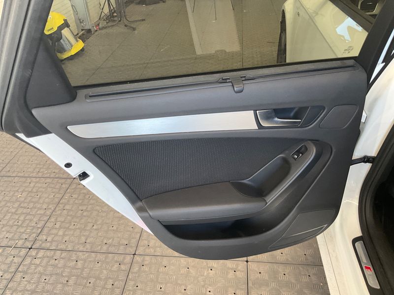 Audi A4 2.0 TFSI S line Sportpaket plus 2011 – снимка 42