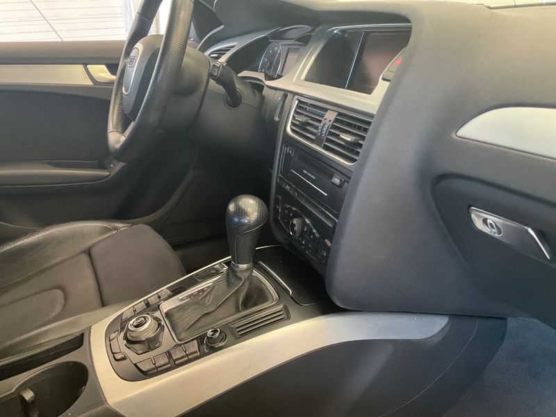Audi A4 2.0 TFSI S line Sportpaket plus 2011 – снимка 45